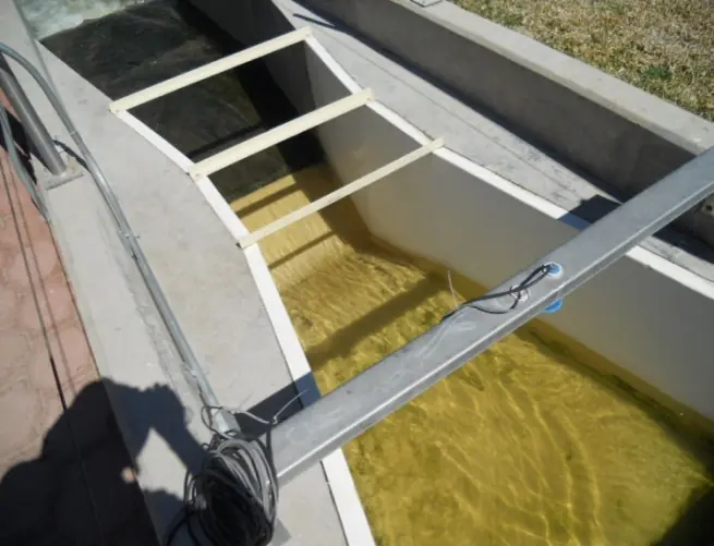 Medidor de efluente sobre el canal Parshall